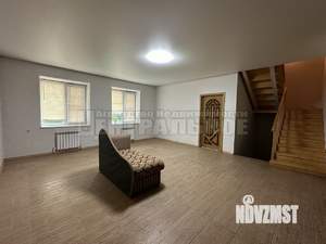 Дом 239м², 3-этажный, участок 12 сот.