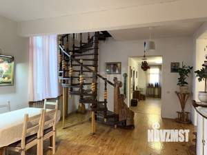 Дом 310м², 3-этажный, участок 8 сот.