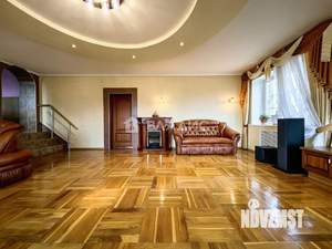 Дом 410м², 2-этажный, участок 10 сот.