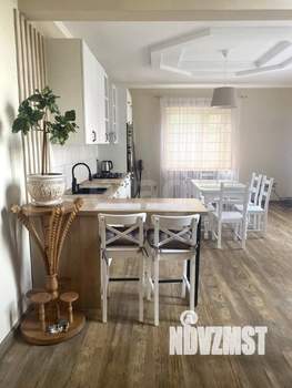 Дом 310м², 3-этажный, участок 8 сот.