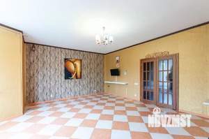 Коттедж 298м², 3-этажный, участок 12 сот.