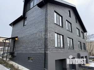 Таунхаус 250м², 3-этажный, участок 6 сот.