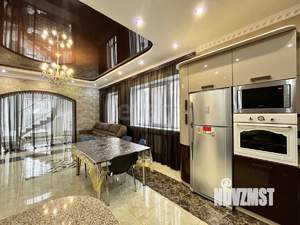 Дом 372м², 3-этажный, участок 7 сот.