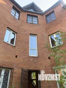 Дом 579м², 2-этажный, участок 10 сот.