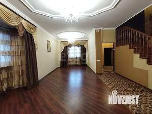 Дом 280м², 2-этажный, участок 10 сот.