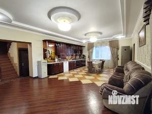 Дом 280м², 2-этажный, участок 10 сот.