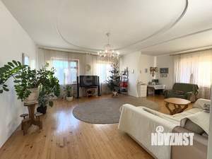 Дом 310м², 3-этажный, участок 8 сот.