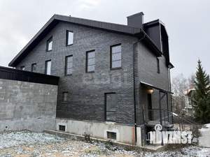 Таунхаус 250м², 3-этажный, участок 6 сот.