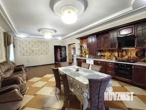 Дом 280м², 2-этажный, участок 10 сот.