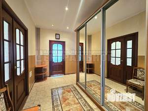 Дом 409м², 2-этажный, участок 10 сот.