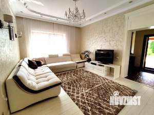 Дом 390м&sup2;, 3-этажный, посуточно, 