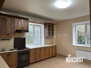 Дом 239м², 3-этажный, участок 12 сот.  