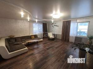 Дом 292м², 3-этажный, участок 10 сот.  