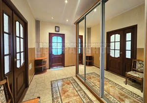 Дом 409м², 2-этажный, участок 10 сот.  