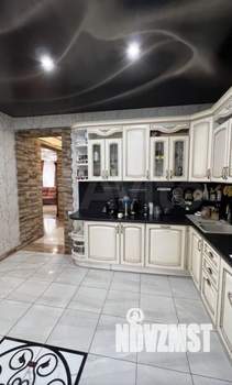 Дом 320м², 3-этажный, участок 8 сот.  