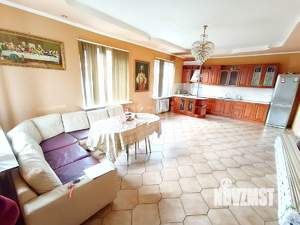 Дом 224м², 2-этажный, участок 6 сот.  