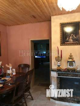 Дом 270м², 2-этажный, участок 15 сот.  