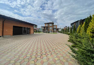 Дом 449м², 3-этажный, участок 30 сот.  