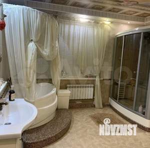 Дом 320м&sup2;, 3-этажный, участок 8 сот.  