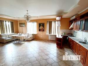 Дом 224м², 2-этажный, участок 6 сот.  