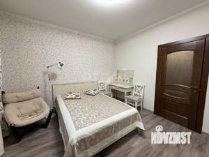 Дом 399м&sup2;, 3-этажный, участок 7 сот.  