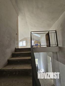 Дом 600м², 3-этажный, участок 12 сот.  