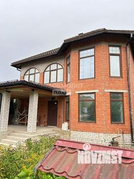 Коттедж 218м², 2-этажный, участок 5 сот.  