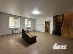 Дом 239м², 3-этажный, участок 12 сот.  