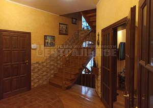 Дом 241м², 2-этажный, участок 12 сот.  
