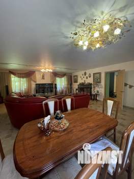 Дом 270м², 2-этажный, участок 15 сот.  