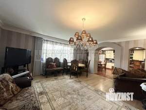 Коттедж 270м², 2-этажный, участок 11 сот.  