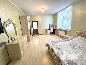 Дом 450м², 3-этажный, участок 8 сот.  