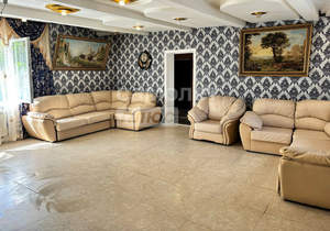 Дом 190м², 2-этажный, участок 10 сот.  