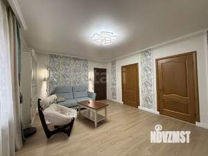 Дом 399м&sup2;, 3-этажный, участок 7 сот.  