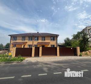 Таунхаус 150м², 2-этажный, участок 4 сот.  