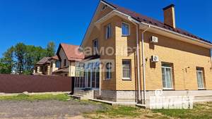 Дом 211м², 2-этажный, участок 15 сот.  