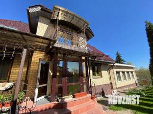 Коттедж 300м², 2-этажный, участок 9 сот.  