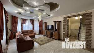 Дом 320м&sup2;, 3-этажный, участок 8 сот.  