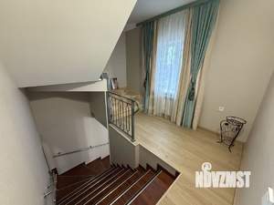 Коттедж 398м², 3-этажный, участок 6 сот.  