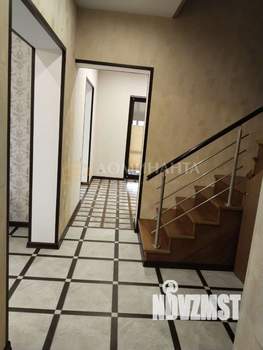 Коттедж 208м², 2-этажный, участок 11 сот.  