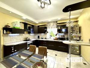 Коттедж 301м², 3-этажный, участок 8 сот.  