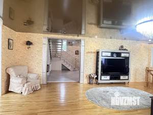 Коттедж 350м², 2-этажный, участок 18 сот.  