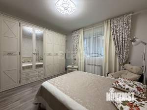 Дом 399м&sup2;, 3-этажный, участок 7 сот.  