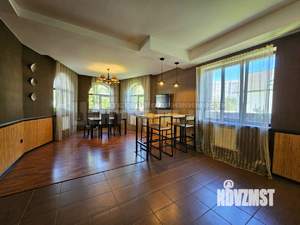 Дом 320м², 3-этажный, участок 13 сот.  