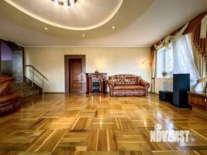 Дом 410м², 2-этажный, участок 10 сот.  