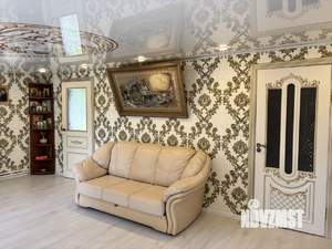 Коттедж 190м², 2-этажный, участок 10 сот.  