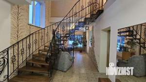 Коттедж 330м², 3-этажный, участок 15 сот.  