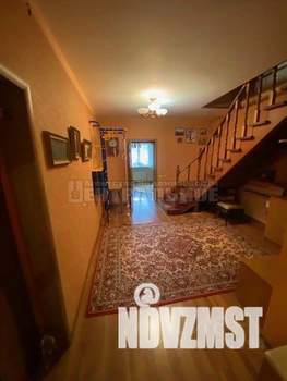 Дом 301м², 2-этажный, участок 6 сот.  