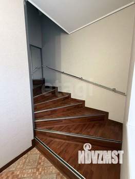 Коттедж 398м², 3-этажный, участок 6 сот.  