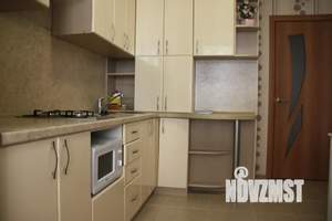 1-к квартира, посуточно, 43м2, 4/10 этаж